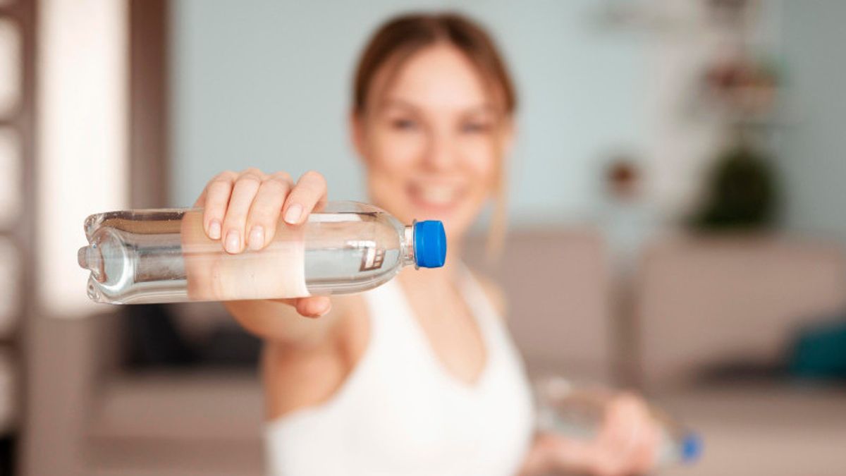 Banyak Minum Air Putih, Benarkah Bantu Turunkan Berat Badan?