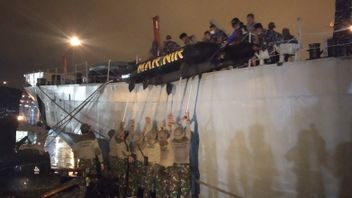 Les Troupes D’élite Tni Denjaka Et Kopaska Se Déplacent à La Recherche Du Sriwijaya Air SJ-182 Déchu