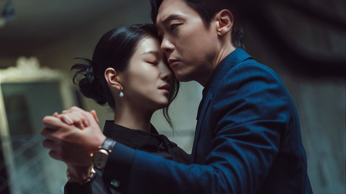 Tampilkan Adegan Intim Seo Ye Ji dan Lee Ha Yul, Drama Korea <i>Eve</i> Diberi Rating 19+ 