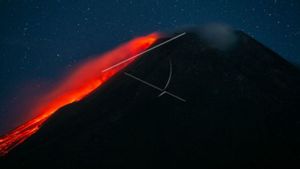 Gunung Merapi Hari Ini: 11 Lali Luncurkan Guguran Lava Pijar ke Barat Daya