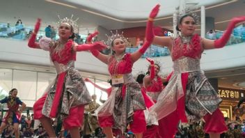 Lebih dari 8.000 Penari Ramaikan Indonesia Menari 2025 di Karawang