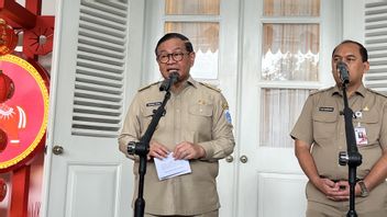 학생이 균열된 도로로 인한 사고로 사망, 프라모노, DKI 정부가 장례 절차를 책임지도록 보장