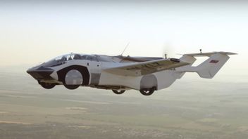 这是未来车辆的 AIRCAR 飞车