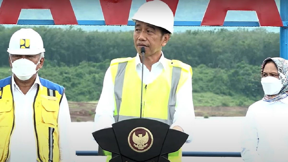 استنزاف ميزانية الدولة البالغة 2065 تريليون روبية إندونيسية ، جوكوي عند افتتاح سد ساداوارنا: احذر من أن Indramayu لا تزيد من إنتاجها من الأرز!