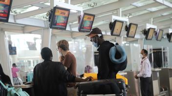 海外からの飛行機が入り始め、バリ島ングラライ空港の乗客は3月時点で605,000人に達する