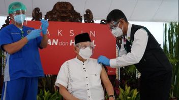 Accompanied By Minister Of Health Budi, Vice President Ma'ruf Amin Was Injected With A Phase Second Vaccine