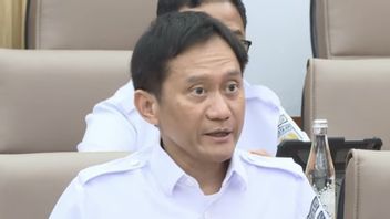 Rapat Perdana dengan Komisi VI DPR, Dirut KAI Bobby Rasyidin Perkenalkan Diri