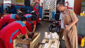 DFSK Donates CVT Transmission To Banyuwangi Vocational School, Supports Automotive Education