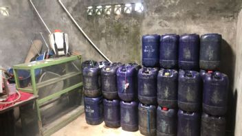 Oplos BBM Mentah Jadi Pertalite 使用染料, Bengkulu 居民 被警方逮捕