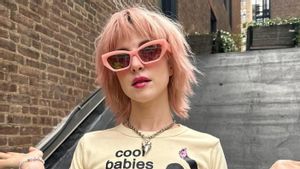 Hayley Williams Buka-bukaan Mengenai Sosok Penyanyi Country Rasis di Lagu Solonya