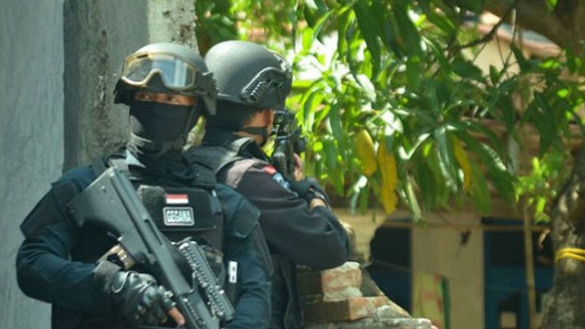 Densus 88 Bekuk Terduga Teroris di Medan
