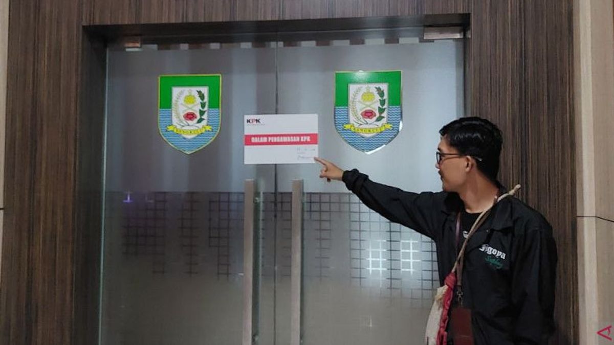 The Corruption Eradication Commission (KPK) Has Sealed The Office Of The Governor And The Bengkulu Regional Secretary