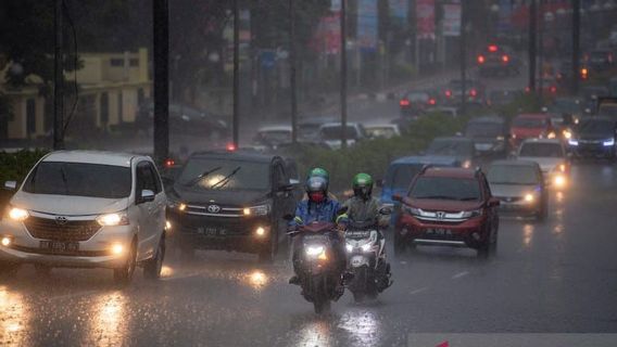 BMKG：南苏门答腊岛预计降雨中度至重度