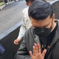KPK Cecar Suami Bupati Pekalongan Fadia Arafiq Soal Aliran Duit Perusahaan Keluarga