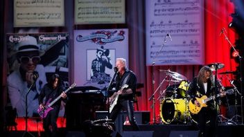 Metallica Performs Elton John's Song At Gerrwin Prize For Popular Song