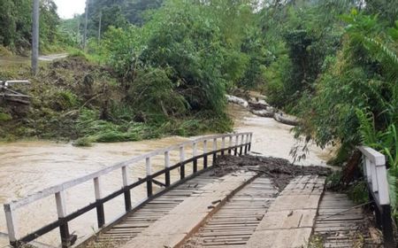 Banjir dan Longsor Melanda Bunut Hulu Kalbar, 1 Jembatan Hanyut