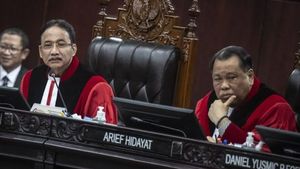 MK Layangkan Surat Panggilan 4 Menteri Jokowi