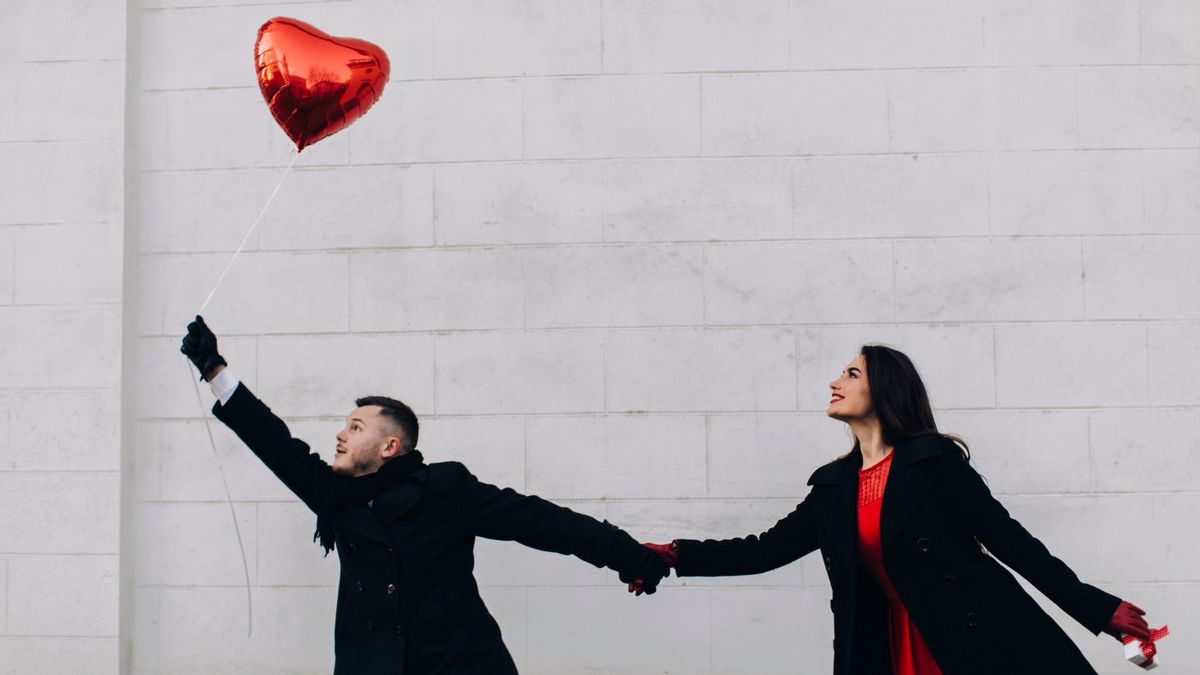 5 Reasons Why Falling In Love Makes Life More Meaningful
