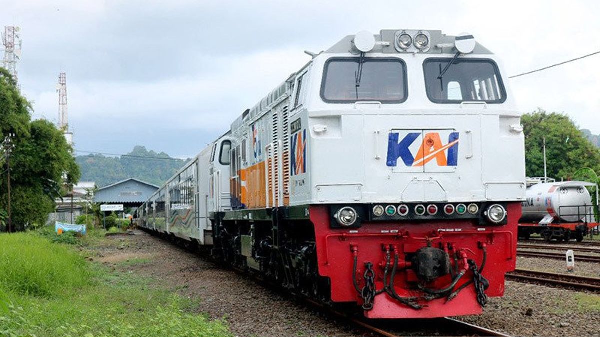 Ahead Of The Easter Long Holiday, The Number Of Passengers Of The Malang Station Train Rose 60 Percent