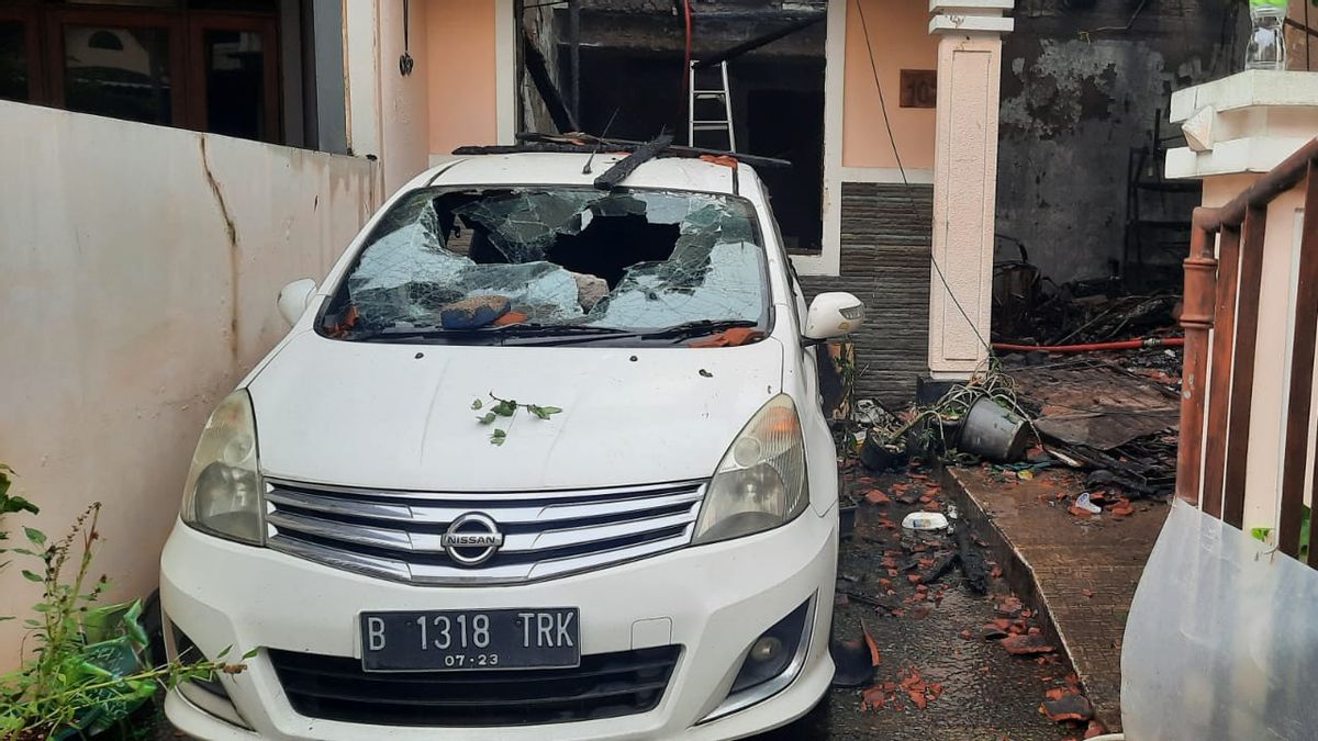 Une Famille Est Tuée Par Un Brûlé Dans Le Lotissement Metland Puri Tangerang