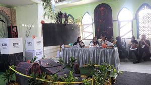 Deputy Minister Of Home Affairs Appreciates Unique Polling Stations With A Halloween Concept In Bogor