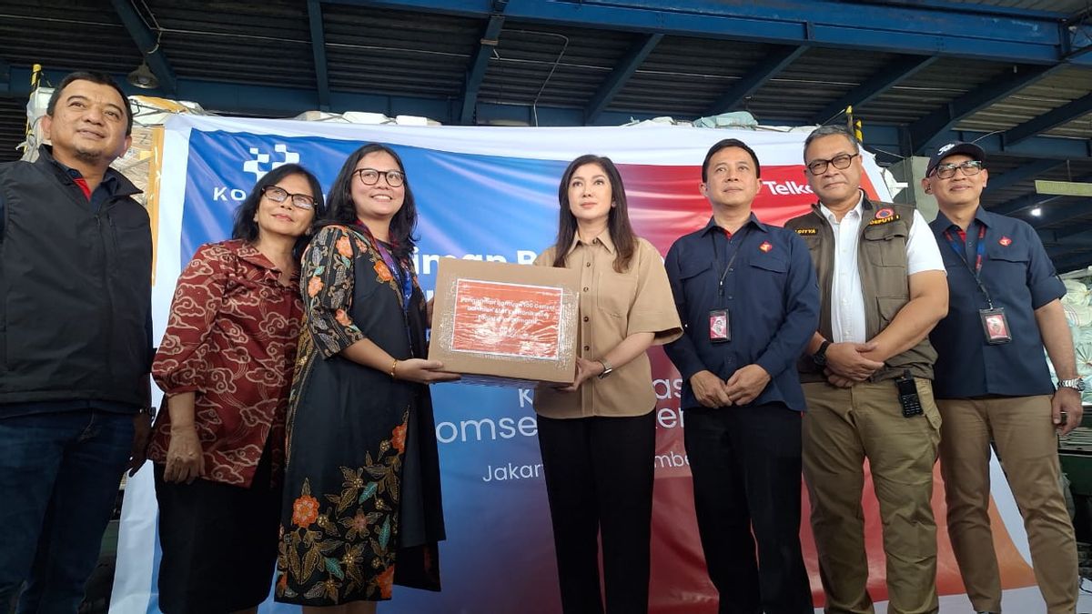 Komdigi dan Telkomsel Kirim 100 Genset dan 500 Handphone untuk Aceh-Sumatera