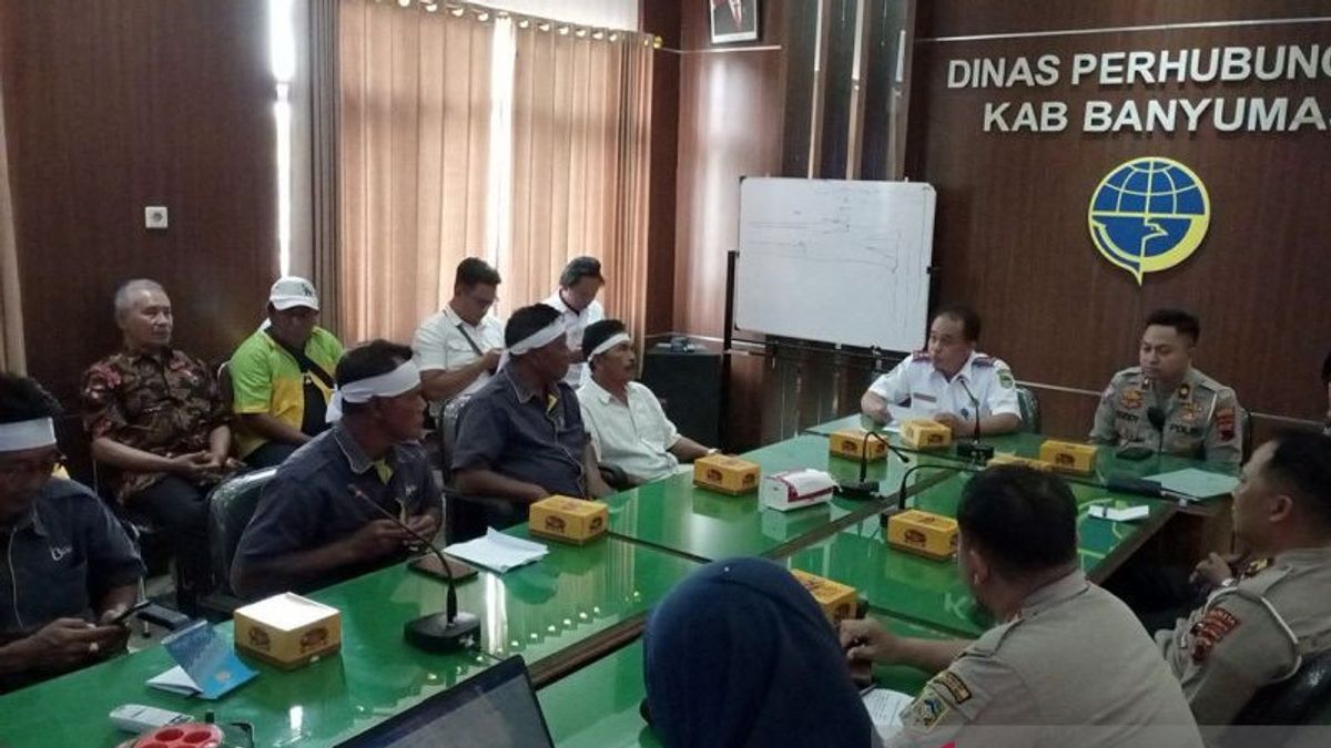 Dinhub Banyumas Will Issue Parking Mandatory Tourism Bus Rules At Baturraden Lower Terminal