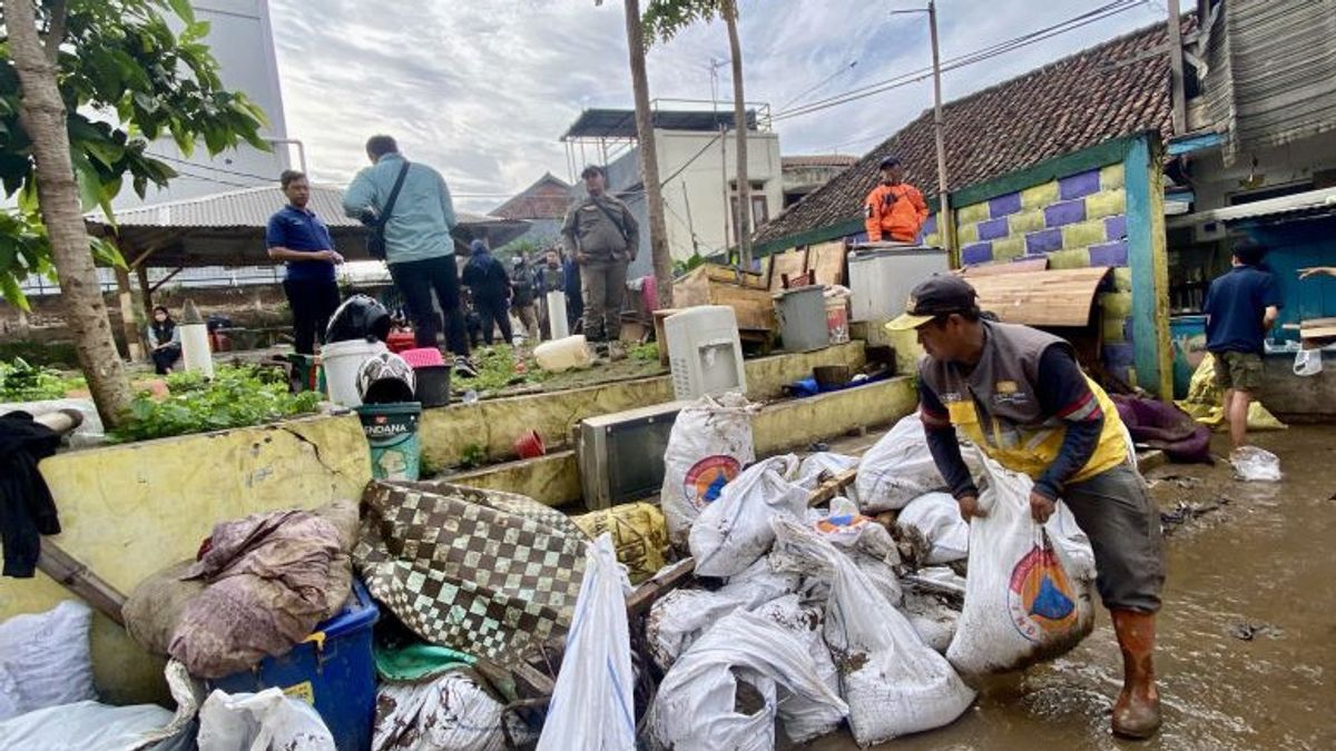 BMKG Bandung Reminds Residents In The River Bank To Beware Of Extreme Weather