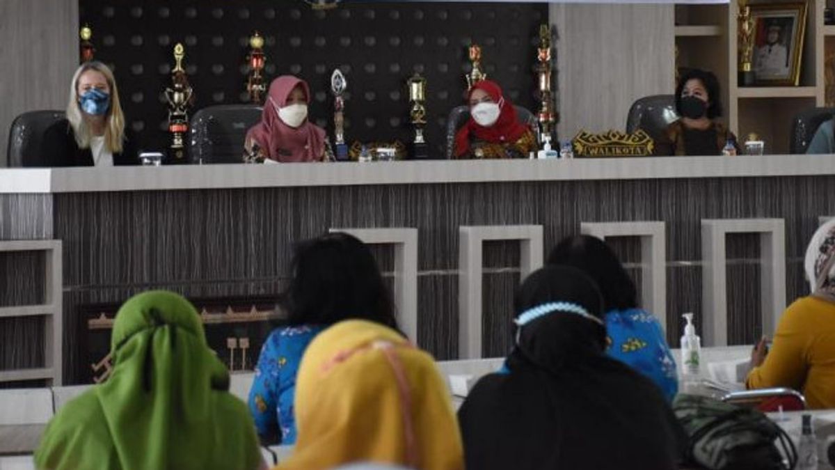 Considering Family Disgrace, Domestic Violence Victims In Bandarlampung Reluctant To Report