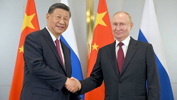 بوتين يلتقي شي جين بينغ في أستانا: العلاقات الروسية الخيانة تدخل العصر الذهبي