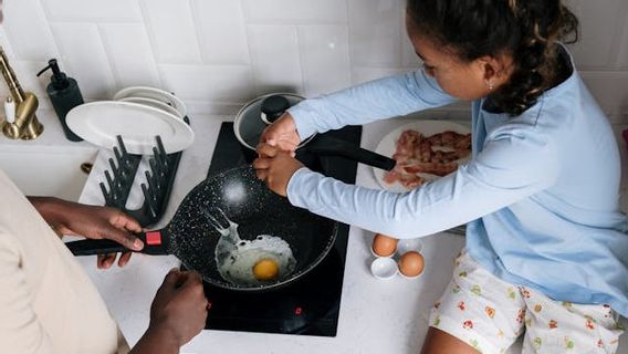 Tips For Teaching Children To Make Their Own Breakfast As Self-Employment Exercises