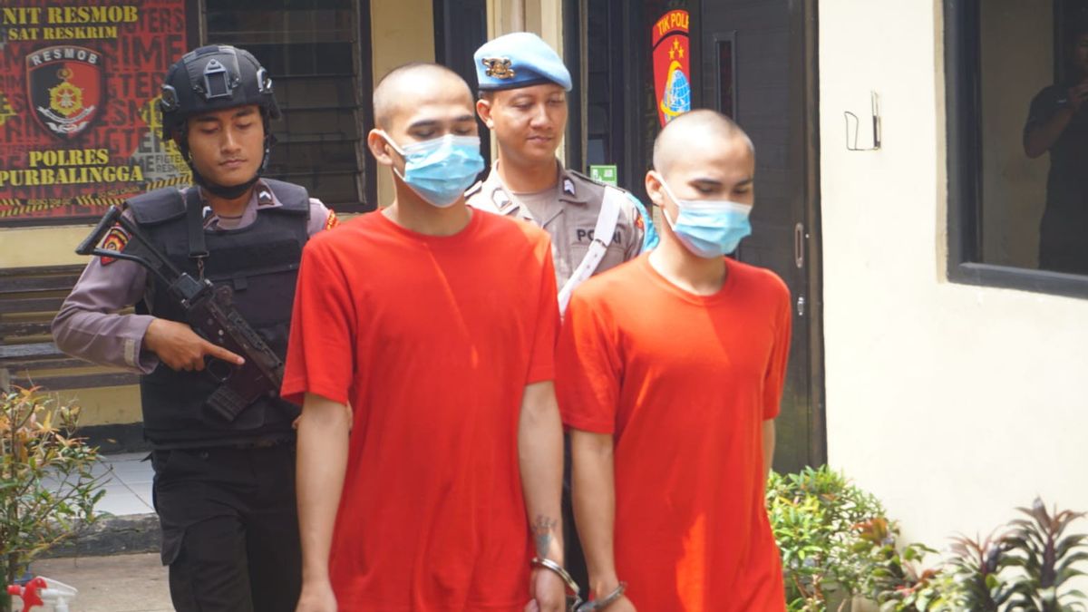 Two Teenage Boys, Brothers And Sisters In Purbalingga Kompak, Have Become Drug Dealers.