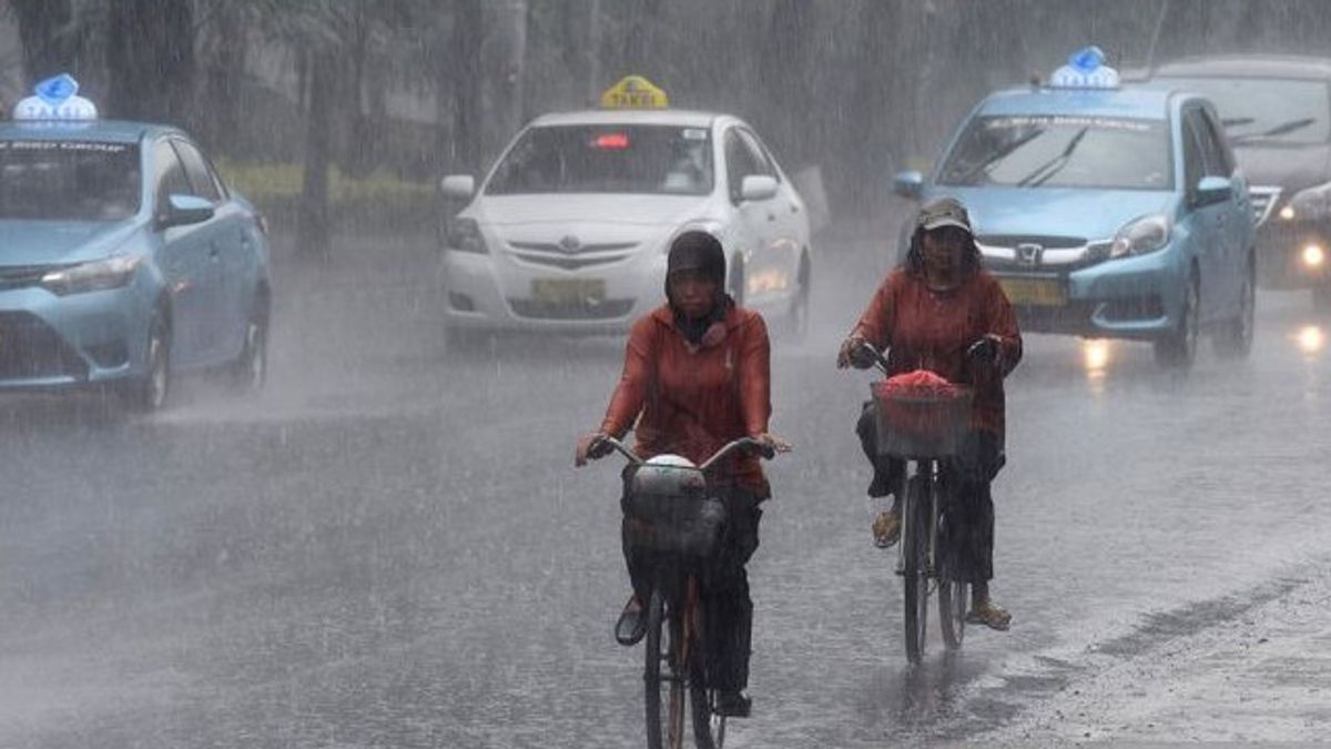 Malgré le chute, 18 régions du pays ont encore de fortes pluies aujourd'hui