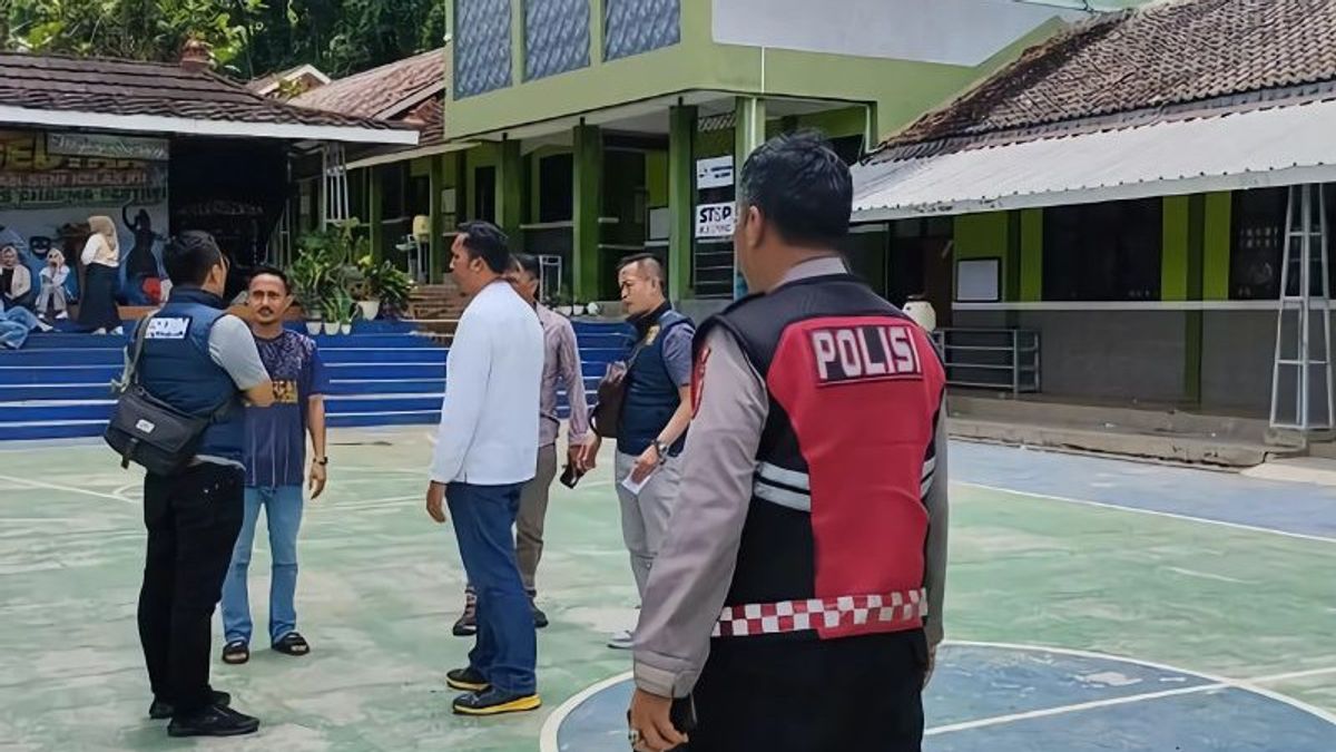 Siswi SMK di Cimahi Benaran Tusuk Dada Kirinya dalam Pentas Seni, 13 Saksi Diperiksa Polisi