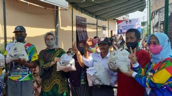 Warga Surabaya Lapor Polisi Paket BNPB Dipolitisasi Kader Demokrat Salam 2 Jari MA-Mujiaman