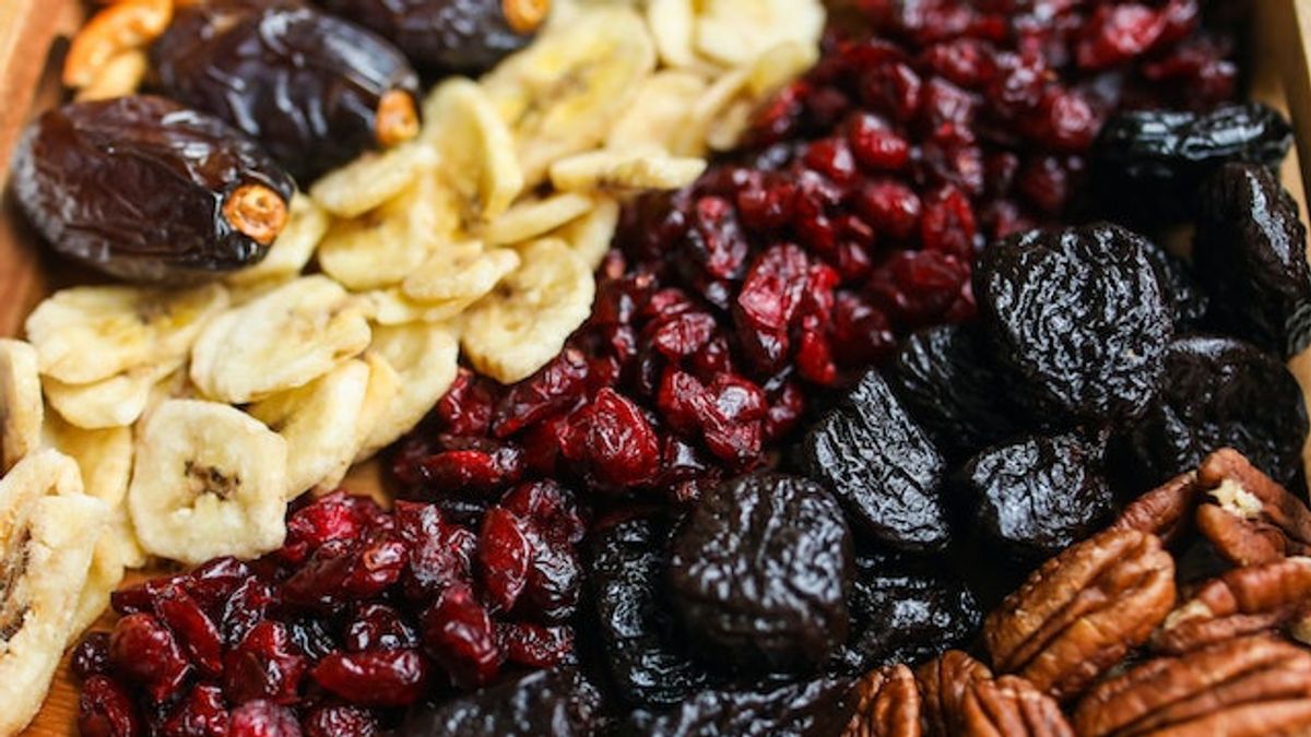 Researchers: Apart From Diet, Routine Consumption Of Dry Fruits Can Help Weight Reduction