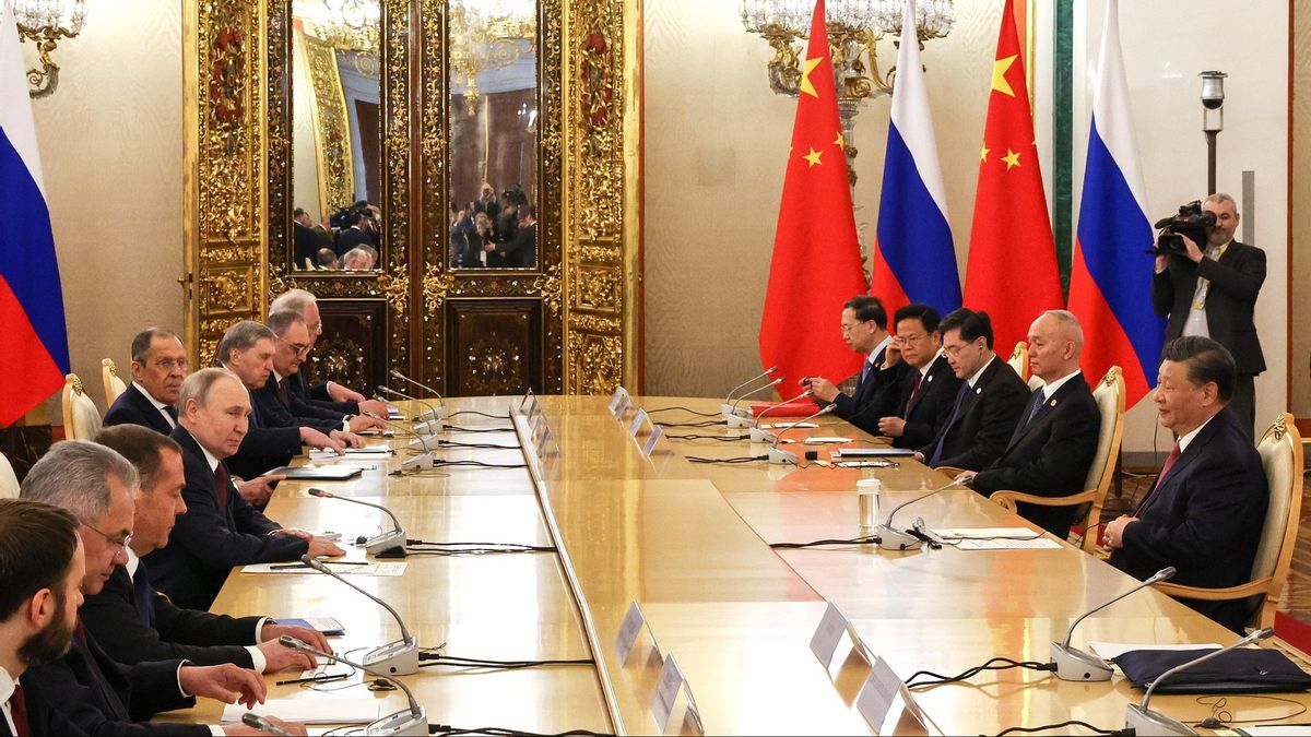 يقول الرئيس بوتين إن روسيا والصين يمكن أن تصبحا رائدتين عالميتين في مجال تكنولوجيا المعلومات الذكاء الاصطناعي