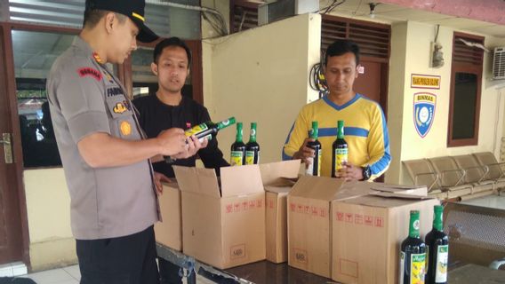 Selling Basic Food Is Only Anomalous, A 61-YEAR-OLD Man In Cilegon Turns Out To Be Selling Alcohol