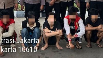 Biang Kerok Tawuran di Underpass Roxy Ditangkap, Senjata Tajam Diamankan Polisi  