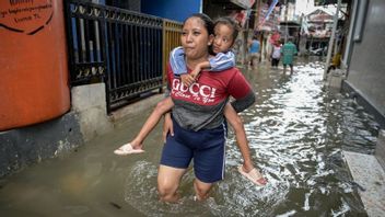 Tuesday Morning, 4 Neighborhood Units In Jakarta Are Still Submerged By Rob Floods Of Up To 70 Centimeters