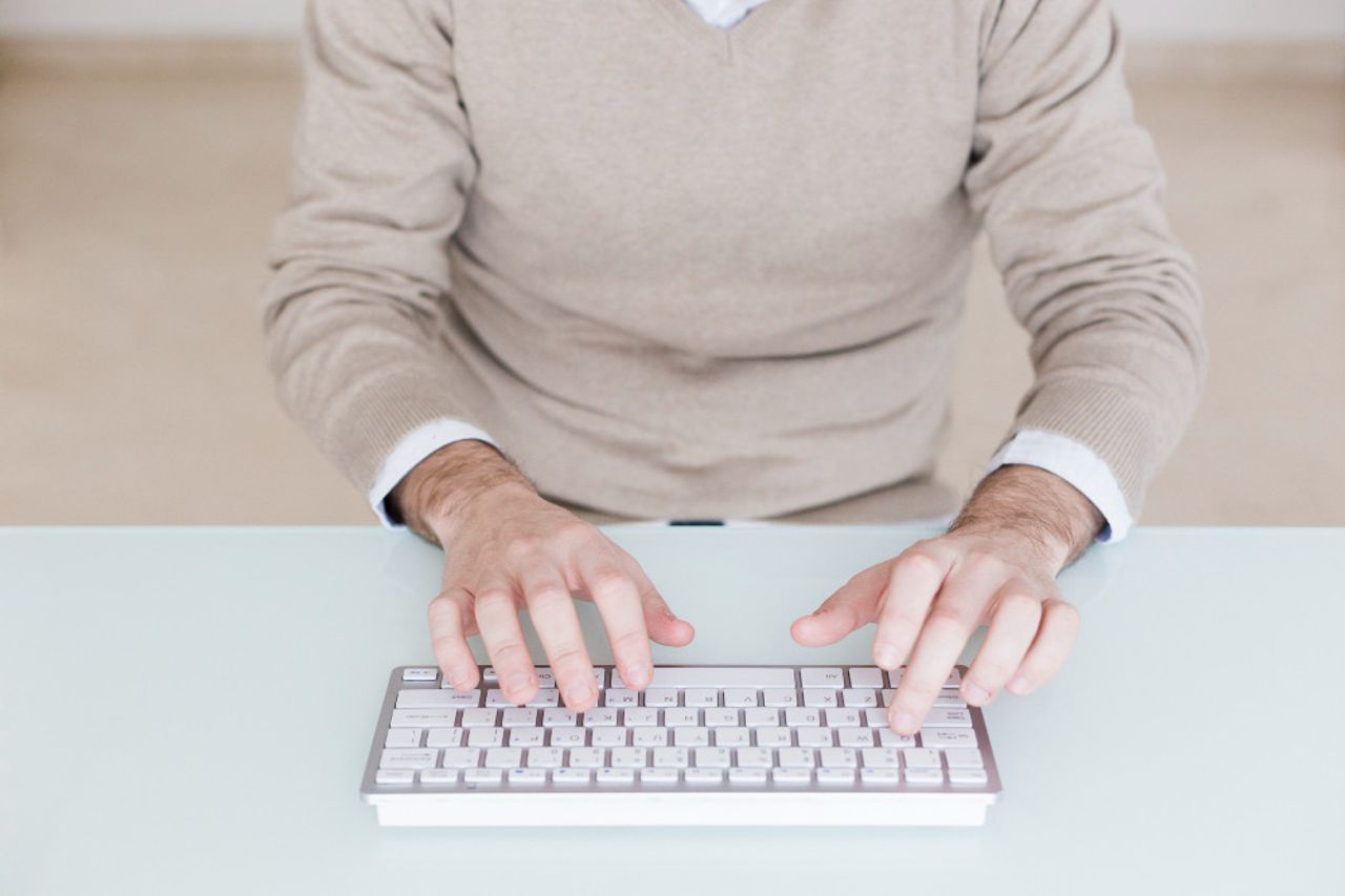 キーボードで剣を作る方法:この簡単なガイドに従ってください