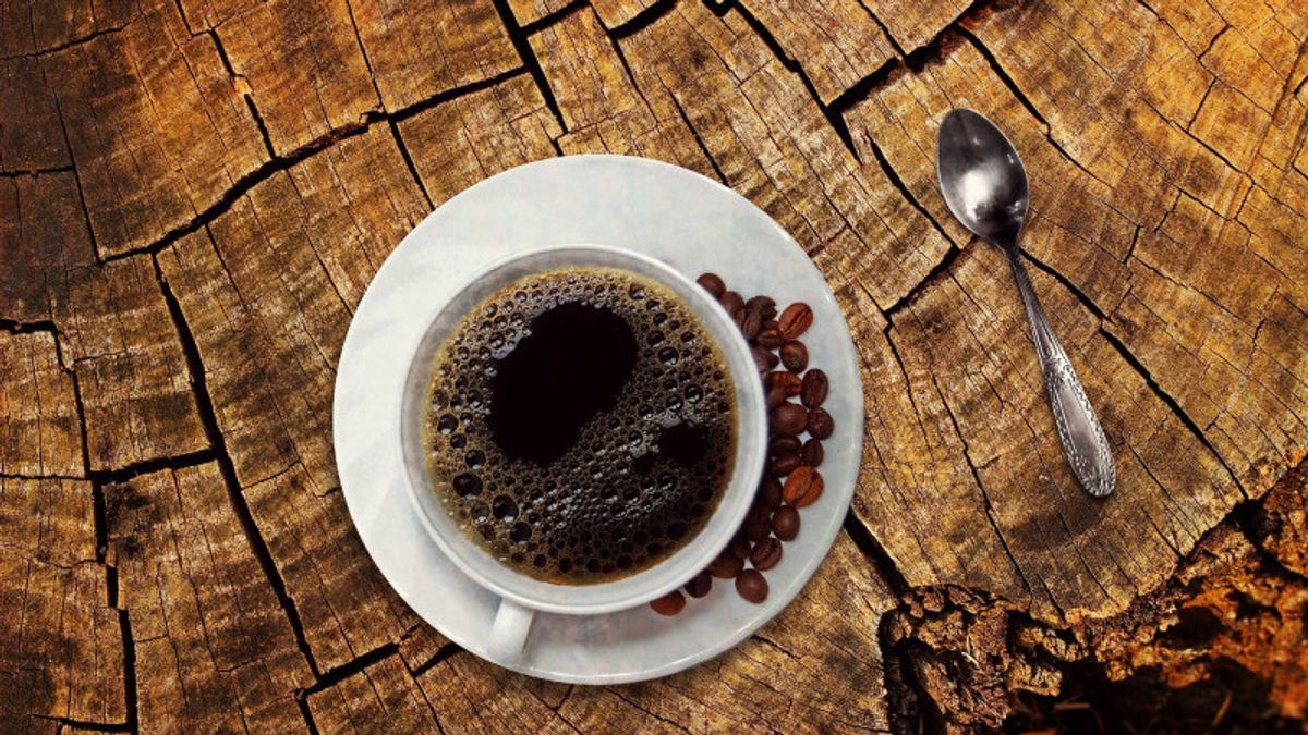 每天喝6杯以上的咖啡可以减少脑容量，增加痴呆风险