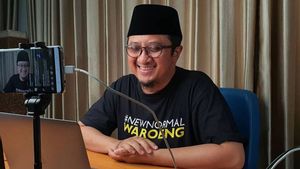 Ustaz Yusuf Mansur Unggah Momen Langka: Jokowi Bersimpuh Depan Ma'ruf, Badan Membungkuk, Tangan Mengatup