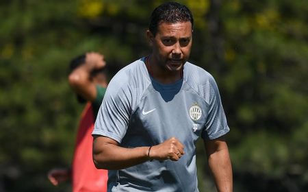 Alasan Kluivert Bawa Pastoor dan Landzaat Jadi Asisten di Timnas Indonesia