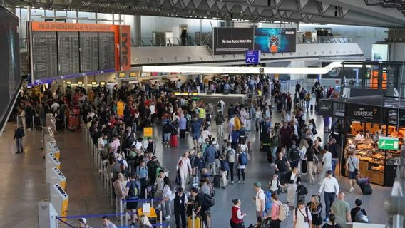 EU Confirms Ransomware Attack At Airports, Check-In Rewritten Hand