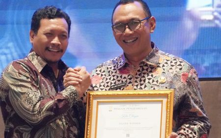 Terbaik se-Banten, Wali Kota Cilegon Raih Penghargaan Pendidikan Tinggi