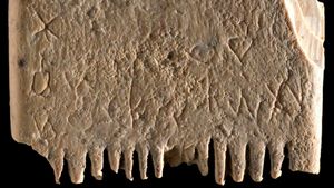 Arkeolog Temukan Sisir Kuno yang Berisi Sebuah Pesan