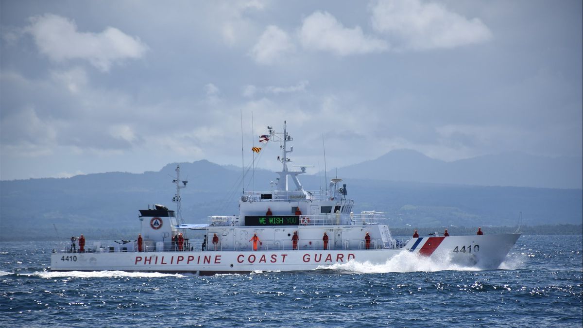 Philippines Holds 'Special Operation' To Remove Barriers In China's South Sea Installed By China