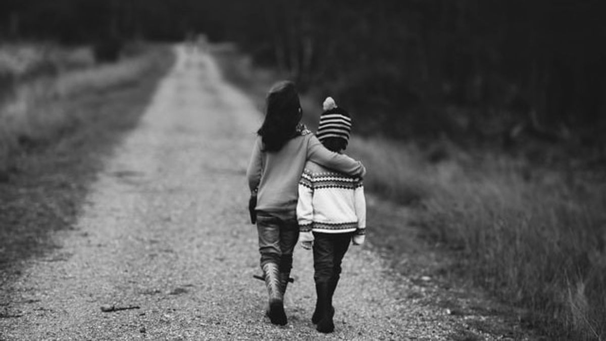 KPAI Récupérera Le Psychologique Des Jumeaux KS, Les Enfants Qui Ont été Molestés Par Les Parents Parce Qu’il Est Difficile D’apprendre En Ligne
