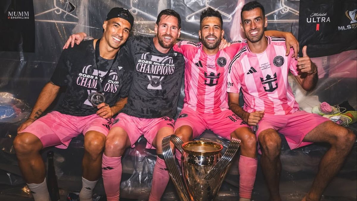 ميسي يهنئ ألبا وبوسكيتس بكأس MLS